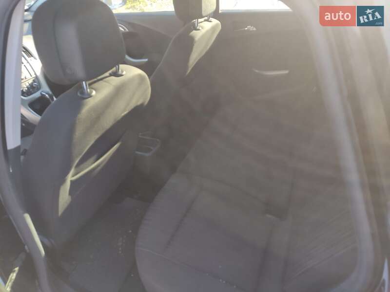 Універсал Opel Astra 2011 в Росошанах