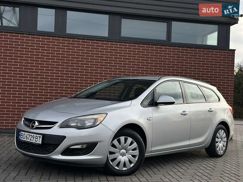 Универсал Opel Astra 2014 в Львове
