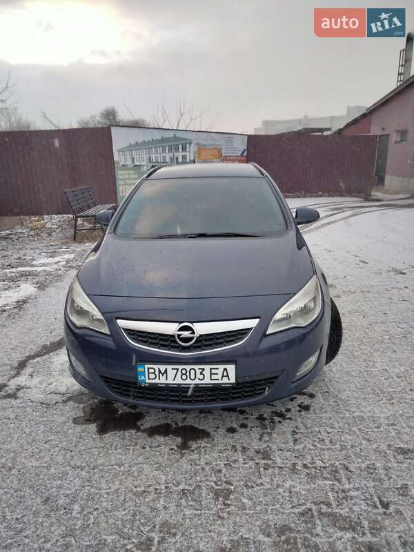 Opel Astra 2011