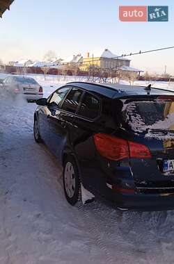 Универсал Opel Astra 2012 в 