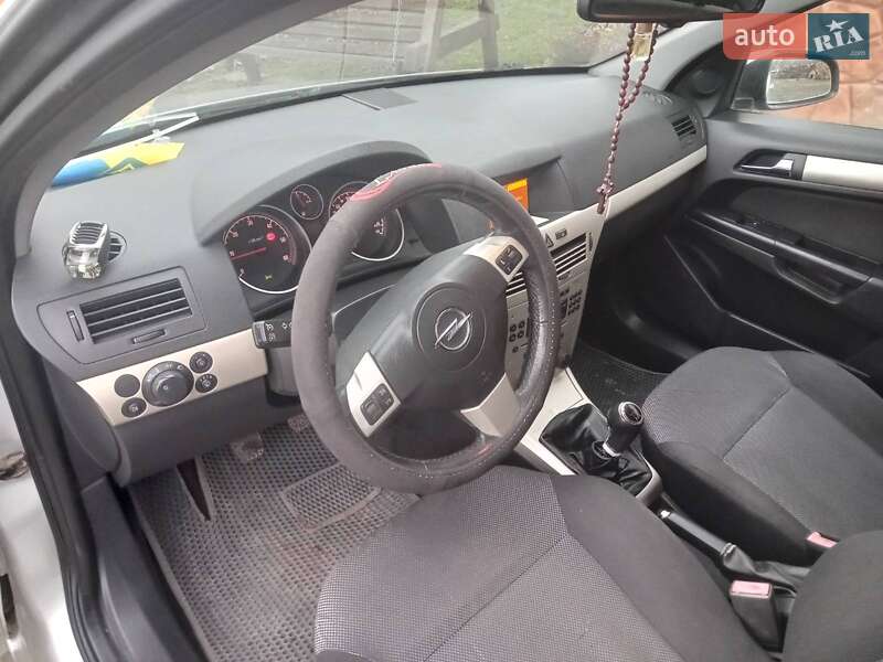 Универсал Opel Astra 2008 в Галиче