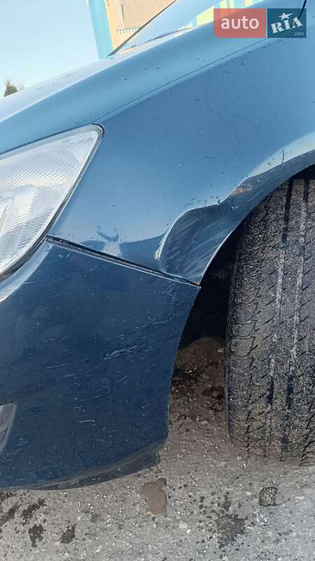 Универсал Opel Astra 2011 в Золочеве
