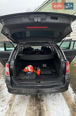 Универсал Opel Astra 2010 в 