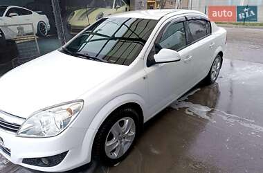 Седан Opel Astra 2012 в Павлограді