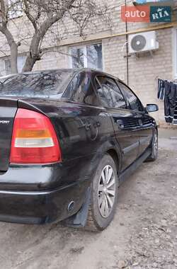 Седан Opel Astra 2006 в Зачепилівці