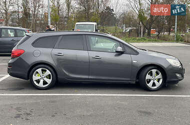 Універсал Opel Astra 2012 в 