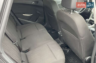 Універсал Opel Astra 2012 в 