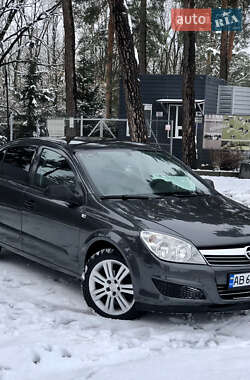 Седан Opel Astra 2011 в Вінниці