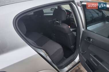 Хэтчбек Opel Astra 2007 в 