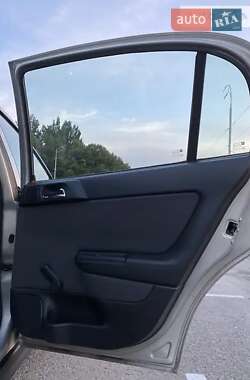 Седан Opel Astra 2007 в 