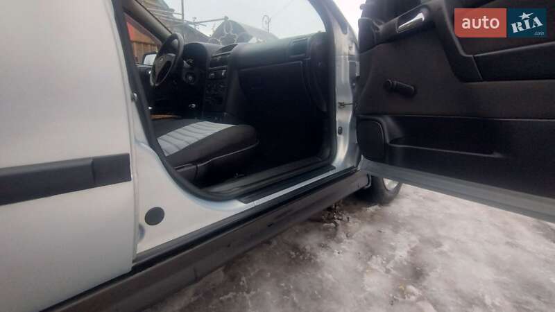 Седан Opel Astra 2004 в Житомире