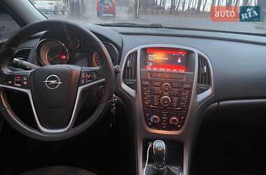 Универсал Opel Astra 2014 в Львове