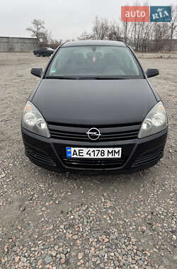 Хетчбек Opel Astra 2005 в Дніпрі