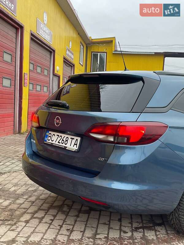 Универсал Opel Astra 2017 в Бориславе