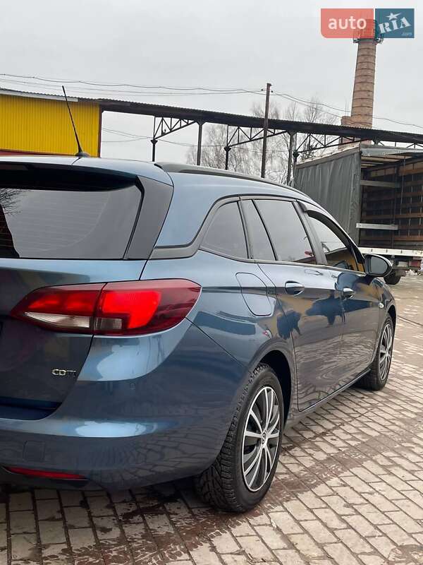 Универсал Opel Astra 2017 в Бориславе
