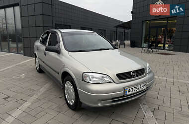 Седан Opel Astra 2006 в Тячеві