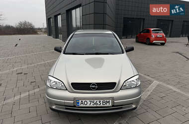 Седан Opel Astra 2006 в Тячеві