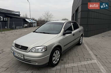 Седан Opel Astra 2006 в Тячеві