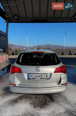 Универсал Opel Astra 2011 в Иршаве