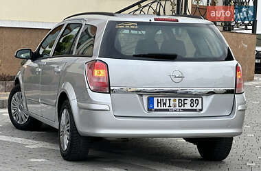 Универсал Opel Astra 2010 в Дрогобыче