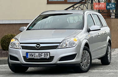 Универсал Opel Astra 2010 в Дрогобыче