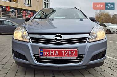 Універсал Opel Astra 2009 в Луцьку