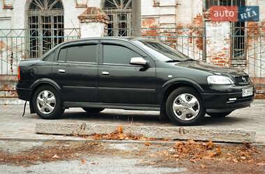 Седан Opel Astra 2008 в Хороле