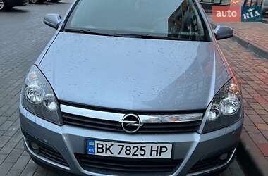 Універсал Opel Astra 2005 в Вараші