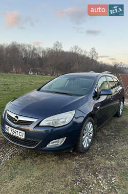 Універсал Opel Astra 2012 в Косові