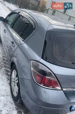Хэтчбек Opel Astra 2007 в 