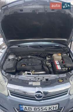 Хэтчбек Opel Astra 2007 в 