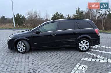 Універсал Opel Astra 2006 в Пустомитах