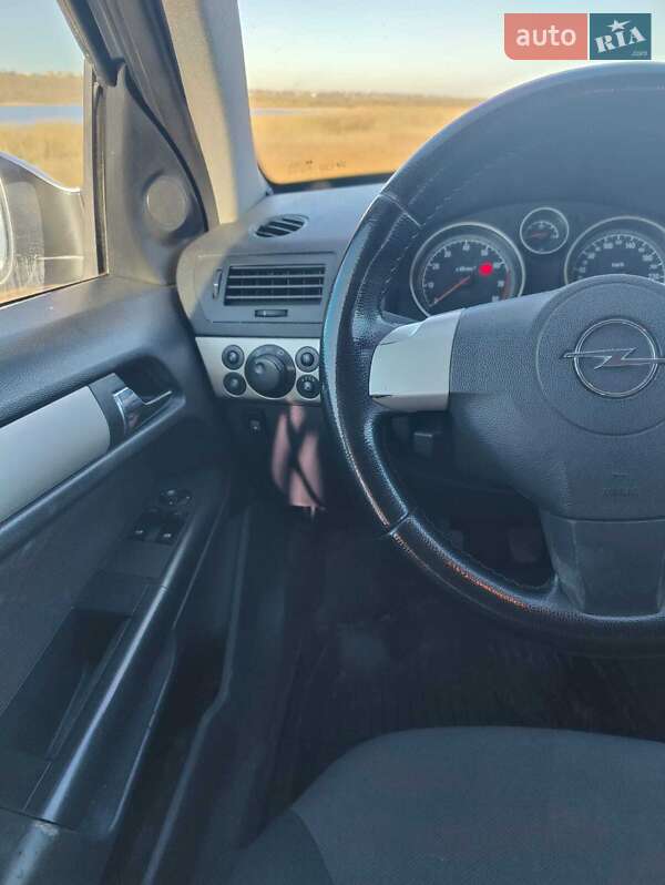 Хэтчбек Opel Astra 2008 в Южном фото 15 Хэтчбек Opel Astra 2008 в Южном