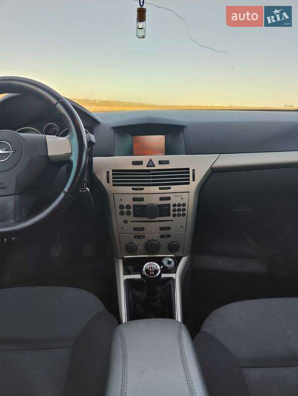 Хэтчбек Opel Astra 2008 в Южном фото 16 Хэтчбек Opel Astra 2008 в Южном