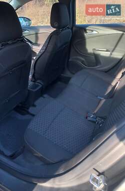 Універсал Opel Astra 2016 в Маневичах