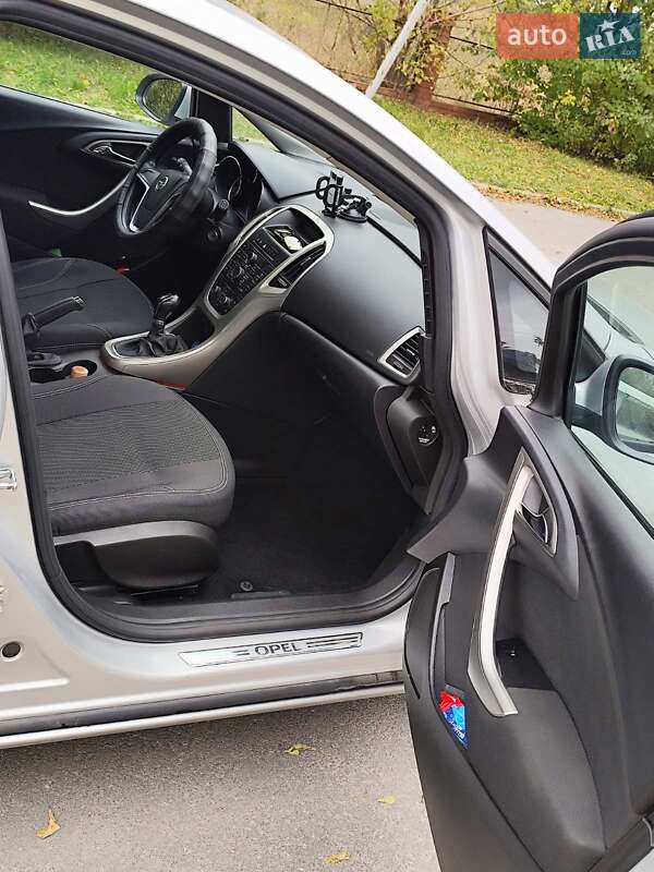 Хэтчбек Opel Astra 2010 в Бердичеве