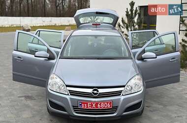 Універсал Opel Astra 2009 в Полтаві