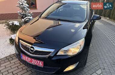 Универсал Opel Astra 2012 в Стрые