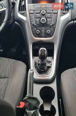 Универсал Opel Astra 2015 в Киеве