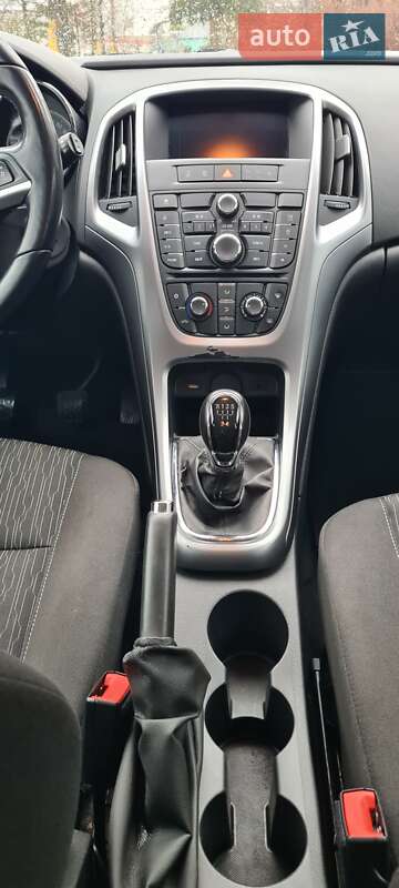 Универсал Opel Astra 2015 в Киеве