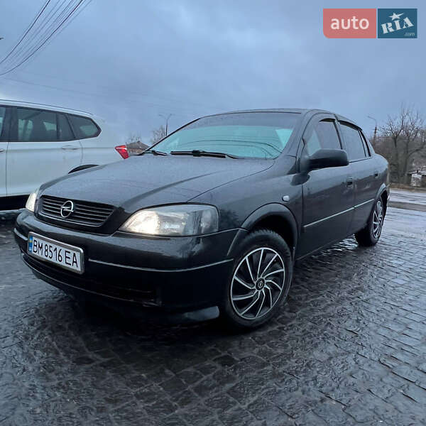 Седан Opel Astra 2008 в Ромнах