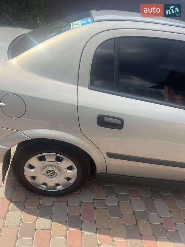Седан Opel Astra 2007 в Киеве