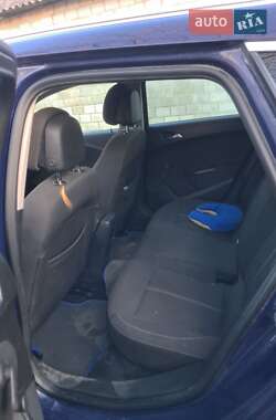 Універсал Opel Astra 2013 в Жидачові