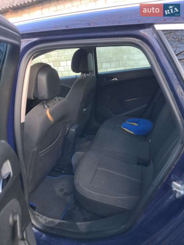 Универсал Opel Astra 2013 в Жидачове