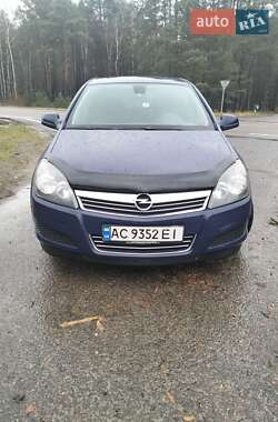 Універсал Opel Astra 2010 в Маневичах