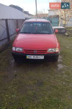 Универсал Opel Astra 1993 в Белогорье