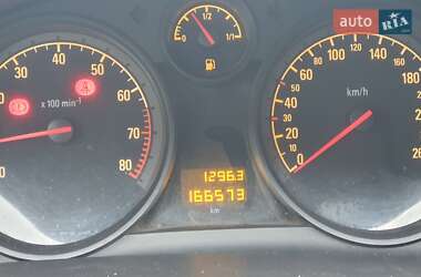 Хэтчбек Opel Astra 2012 в 