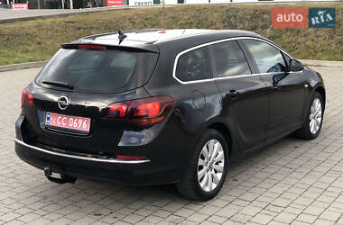 Универсал Opel Astra 2015 в Стрые