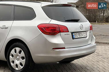 Универсал Opel Astra 2014 в Хмельницком