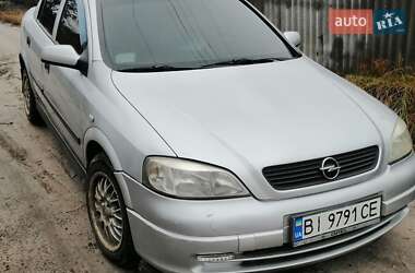 Седан Opel Astra 2002 в Зміїві